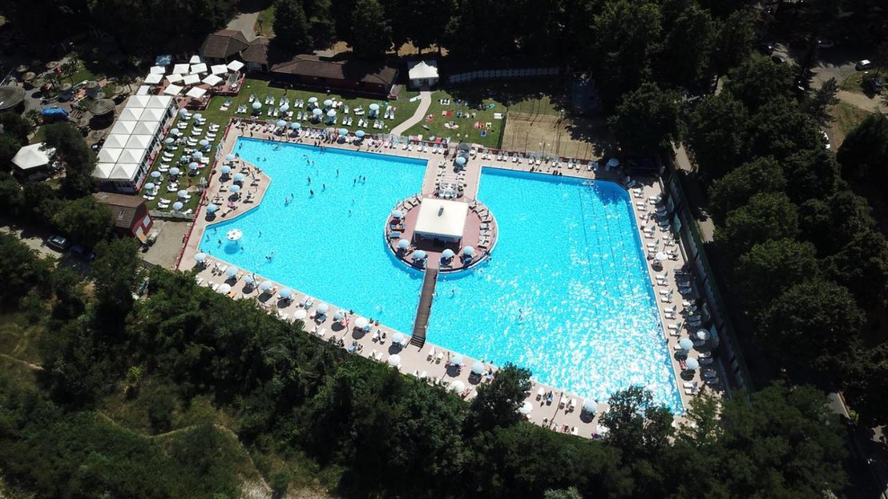 Hotel Clementi ساليس تيرمي المظهر الخارجي الصورة